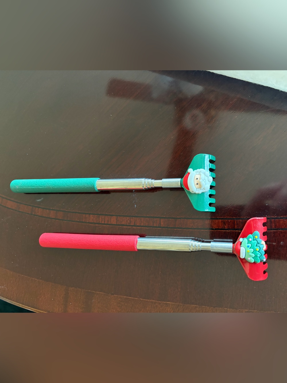 Christmas (in JULY!) Telescoping Back Scratcher - Red & Green Santa/Tree Heads
